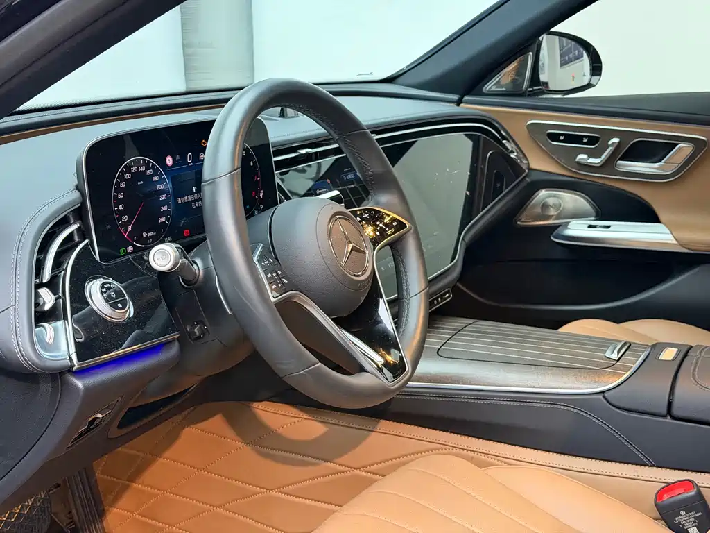 Mercedes-Benz E-Class — миниатюра 16