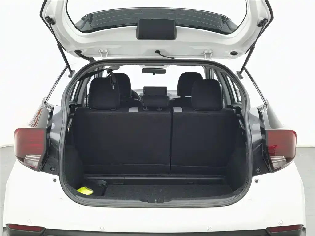 TOYOTA YARIS L ZHIXUAN