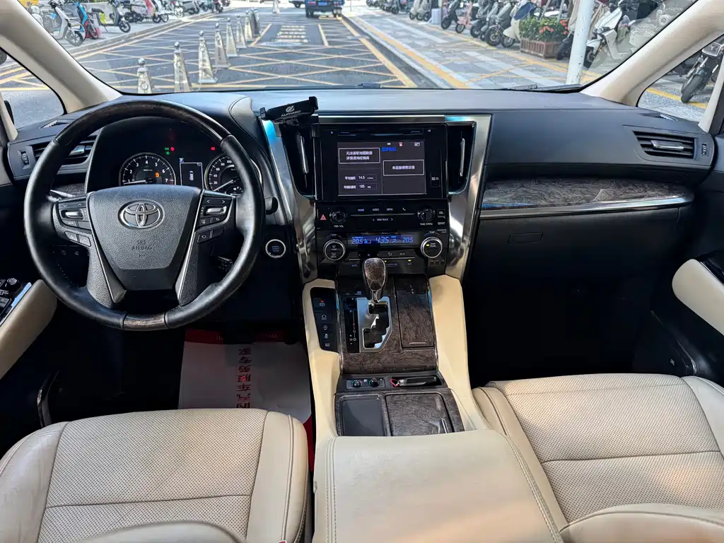 Toyota Alphard 2018 3.5L Luxury