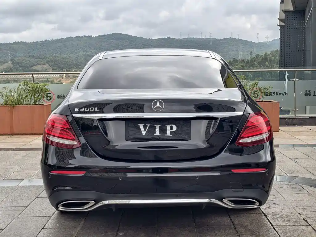 Mercedes-Benz E-Class — миниатюра 25