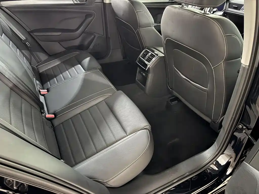 Skoda Superb 2023 — фото 11