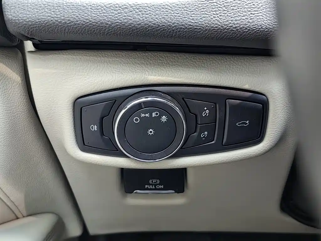 Lincoln MKZ — миниатюра 21