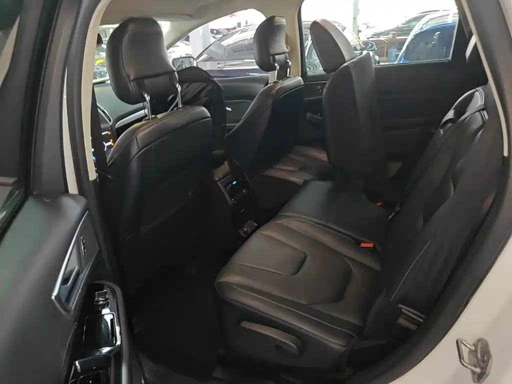 Ford Edge — миниатюра 17