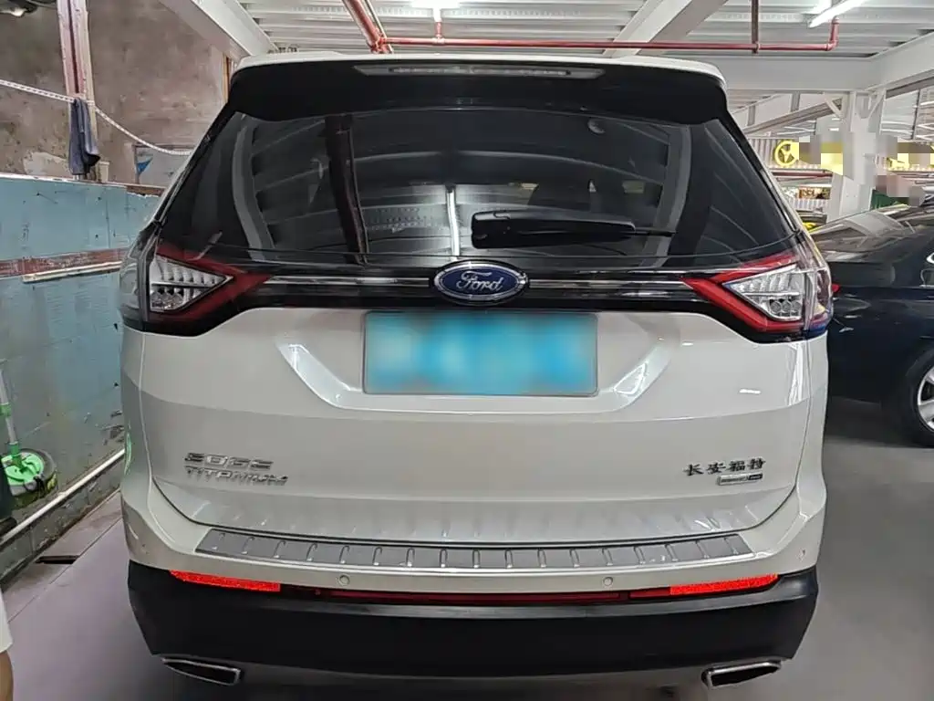 Ford Edge — миниатюра 6