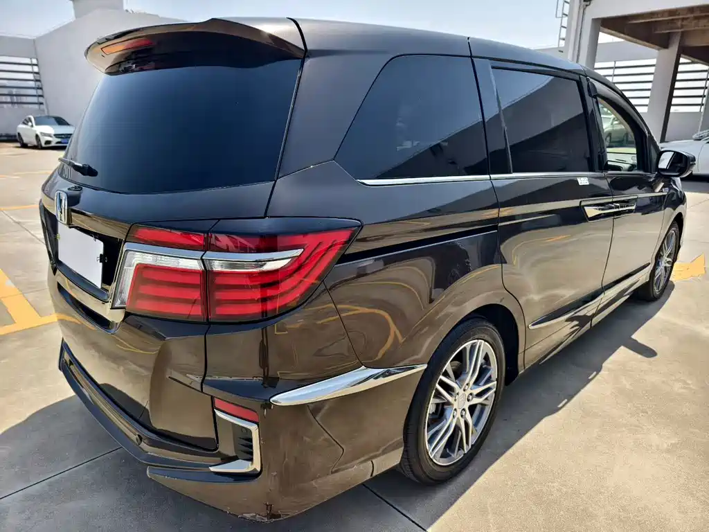 Honda Elysion — миниатюра 3