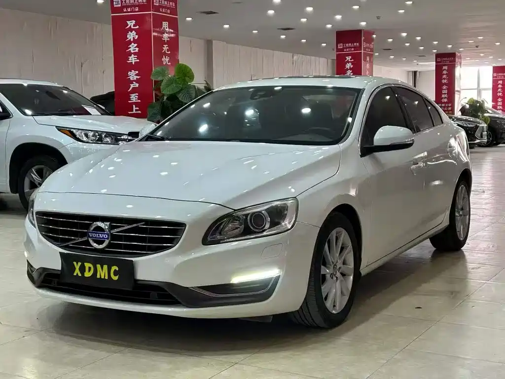 Купить Volvo S60 (Import)