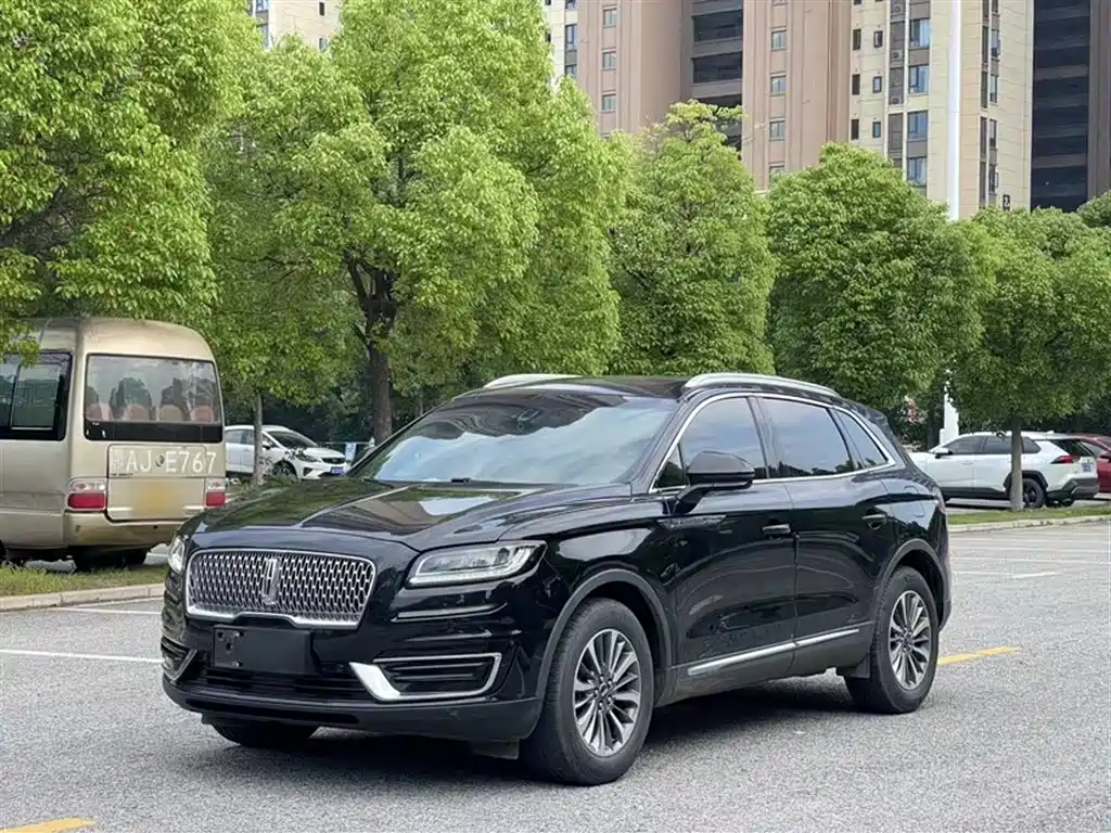Lincoln Nautilus 2021