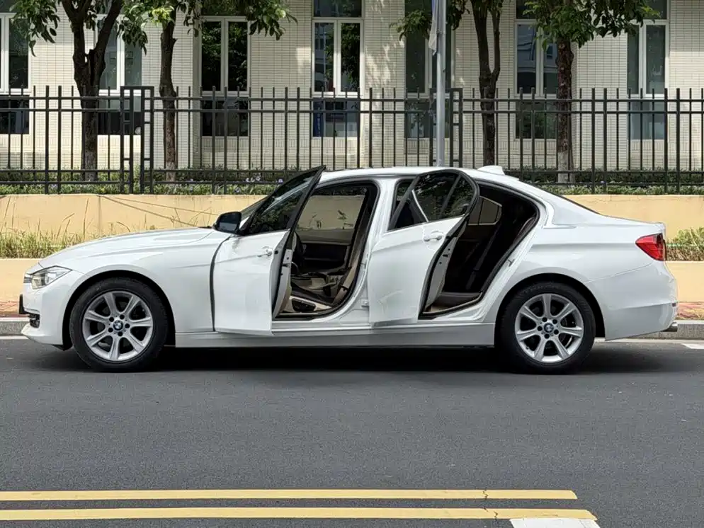 BMW 3 Series — миниатюра 5