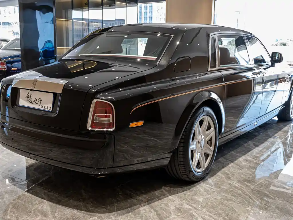 Rolls-Royce Phantom — миниатюра 2