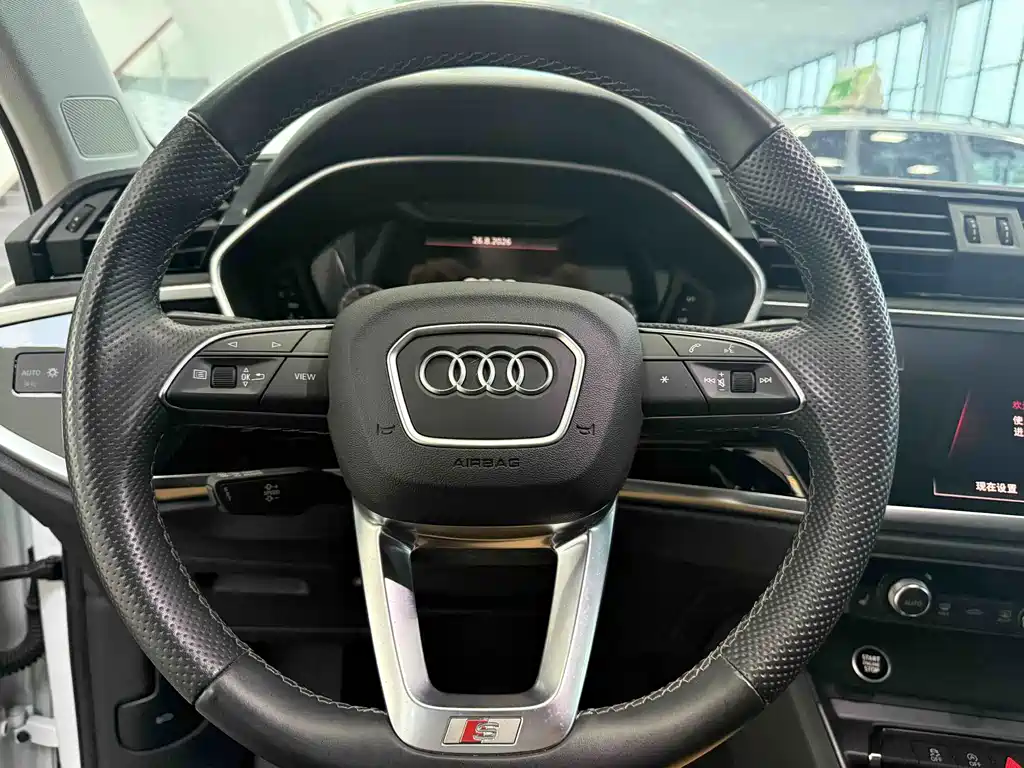 Audi Q3 Sportback — миниатюра 10
