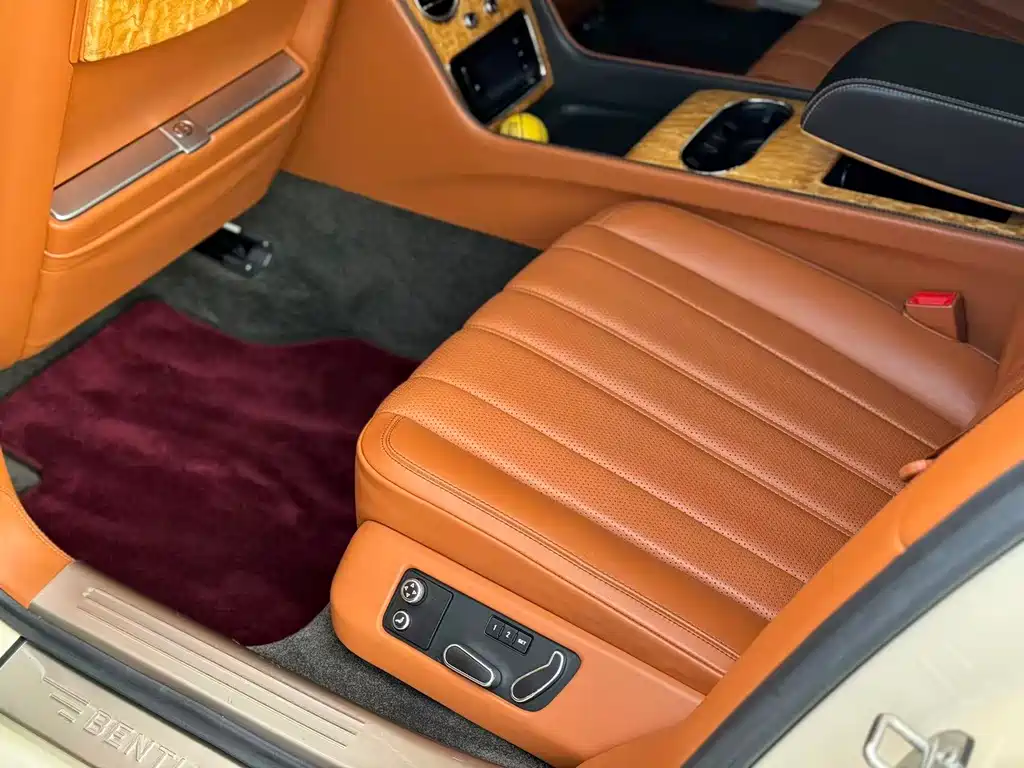 Bentley Flying Spur — миниатюра 8