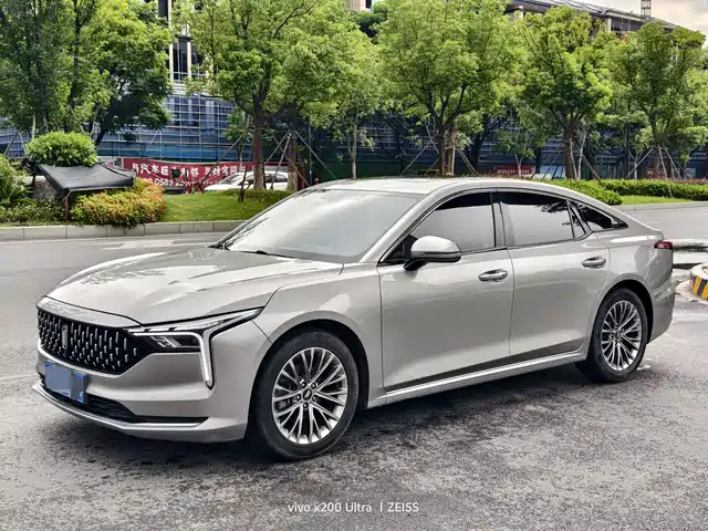 2023 Bestune B70