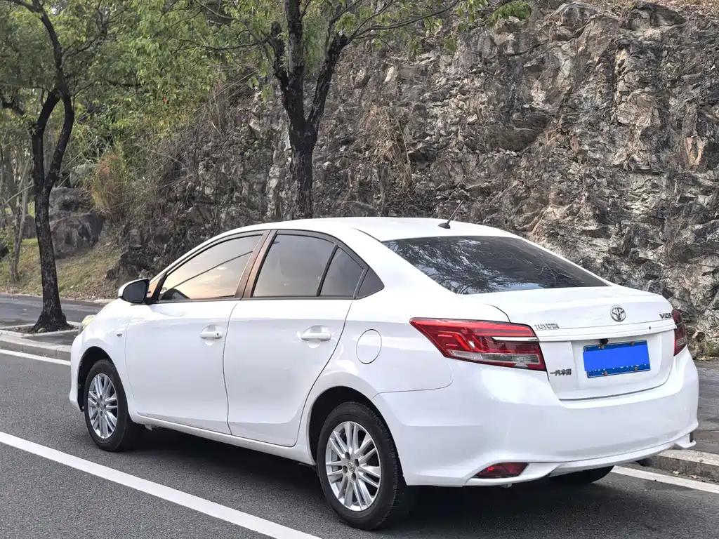 Toyota Vios — миниатюра 10