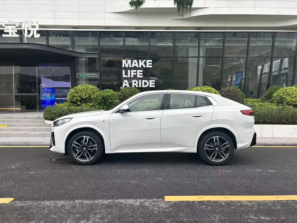 BMW X2 (Import) — миниатюра 3