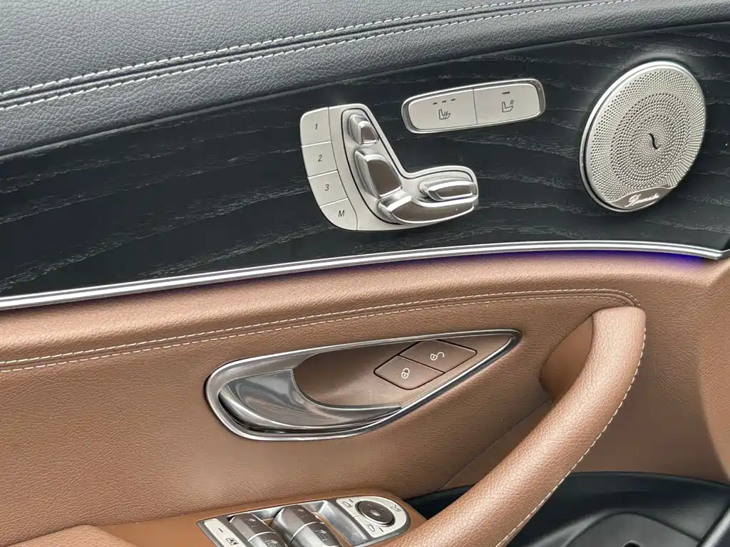 Mercedes-Benz E-Class — миниатюра 17