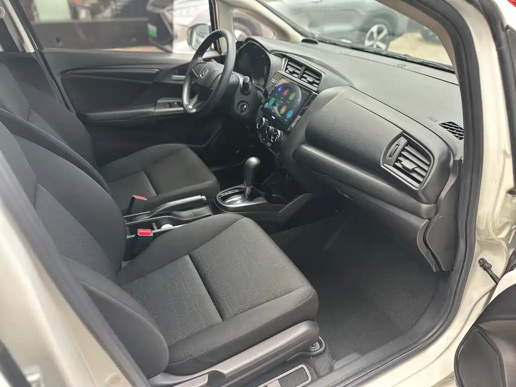 Honda Fit — миниатюра 7