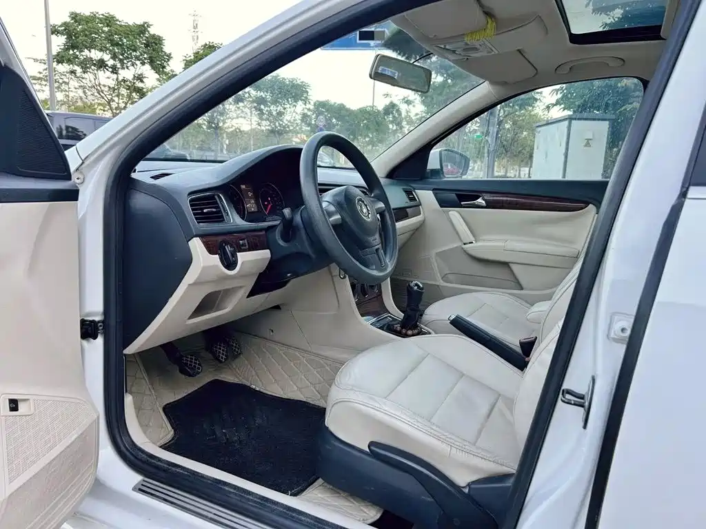 Volkswagen Lavida — миниатюра 7