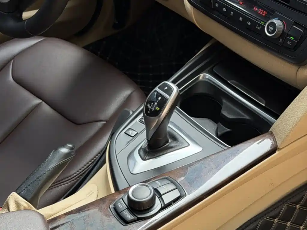 BMW 3 Series — миниатюра 9