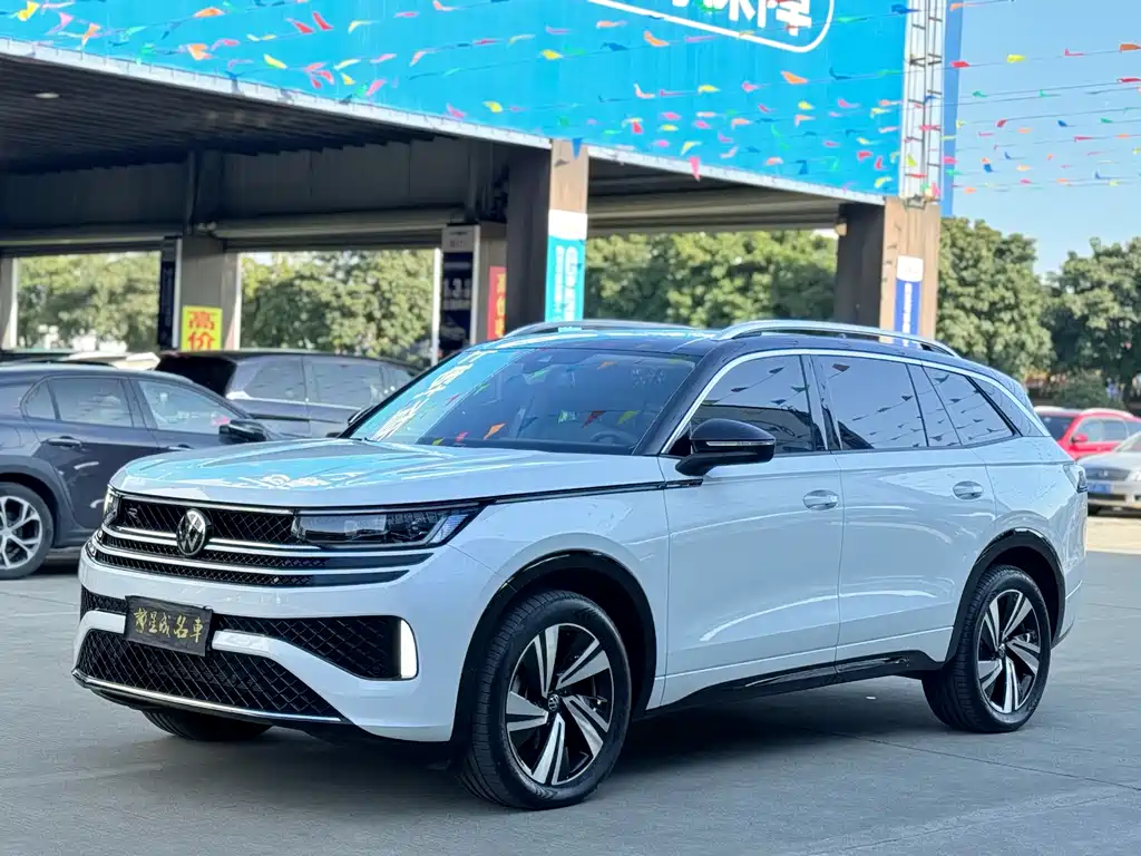 Volkswagen Tavendor 2023 380TSI R-Line