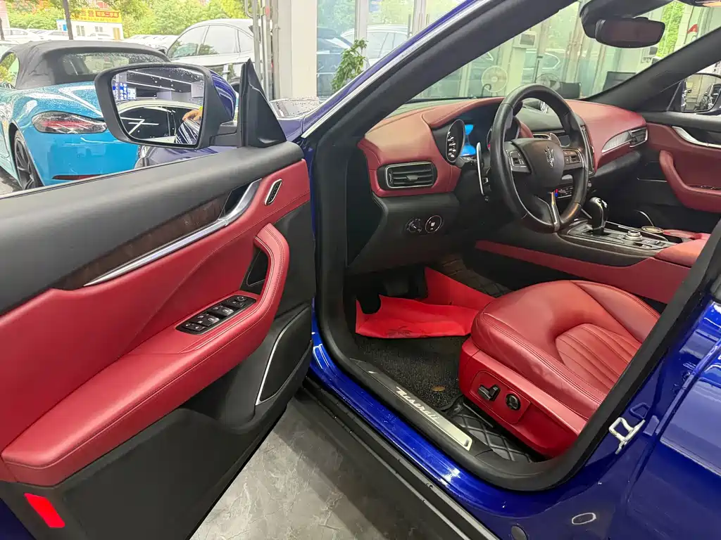 Maserati Levante — миниатюра 5