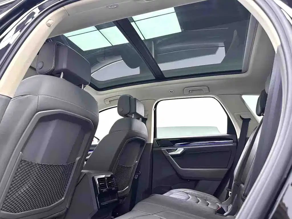 Volkswagen Touareg — миниатюра 5