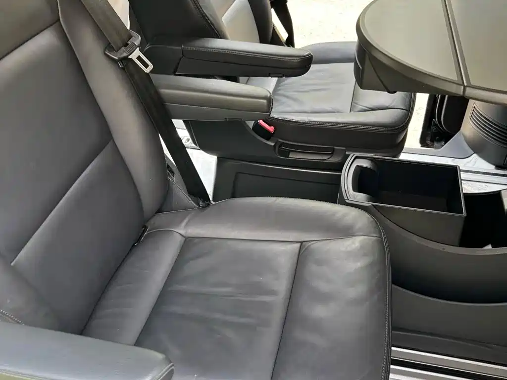 Volkswagen Multivan — миниатюра 8