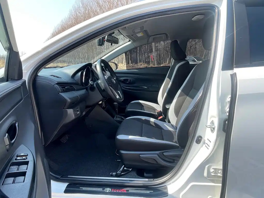 TOYOTA YARIS L ZHIXUAN