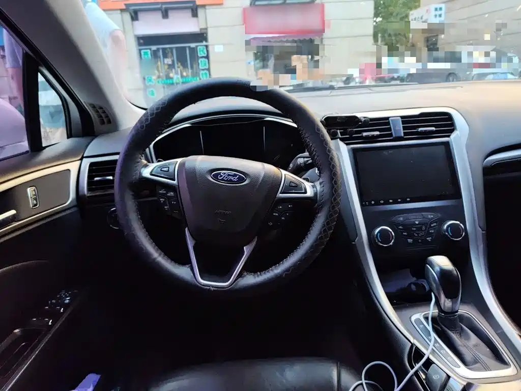Ford Mondeo — миниатюра 6