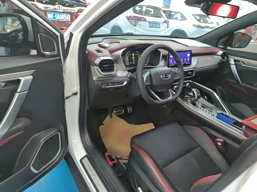 Geely Binyue — миниатюра 16
