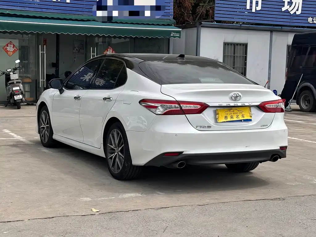 Toyota Camry — миниатюра 10