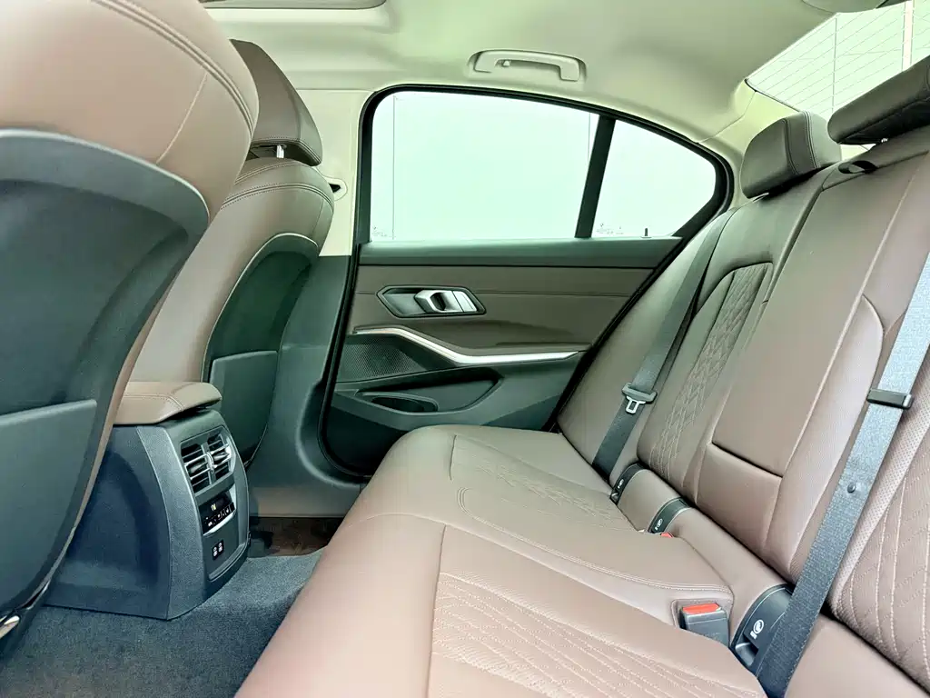 BMW 3 Series — миниатюра 10