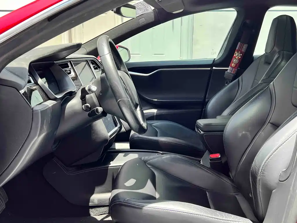 Tesla Model S — миниатюра 9