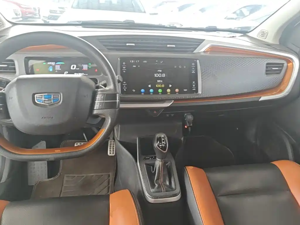 Geely Vision X1 — миниатюра 10