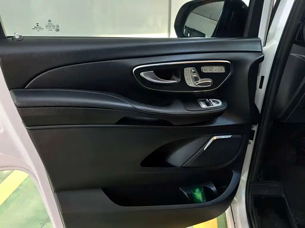 Mercedes-Benz V-Class — миниатюра 7