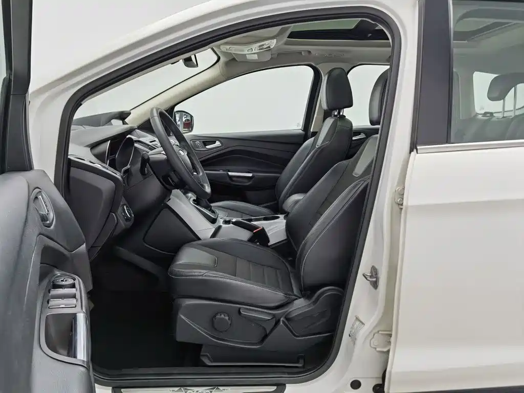 Ford Kuga — миниатюра 10