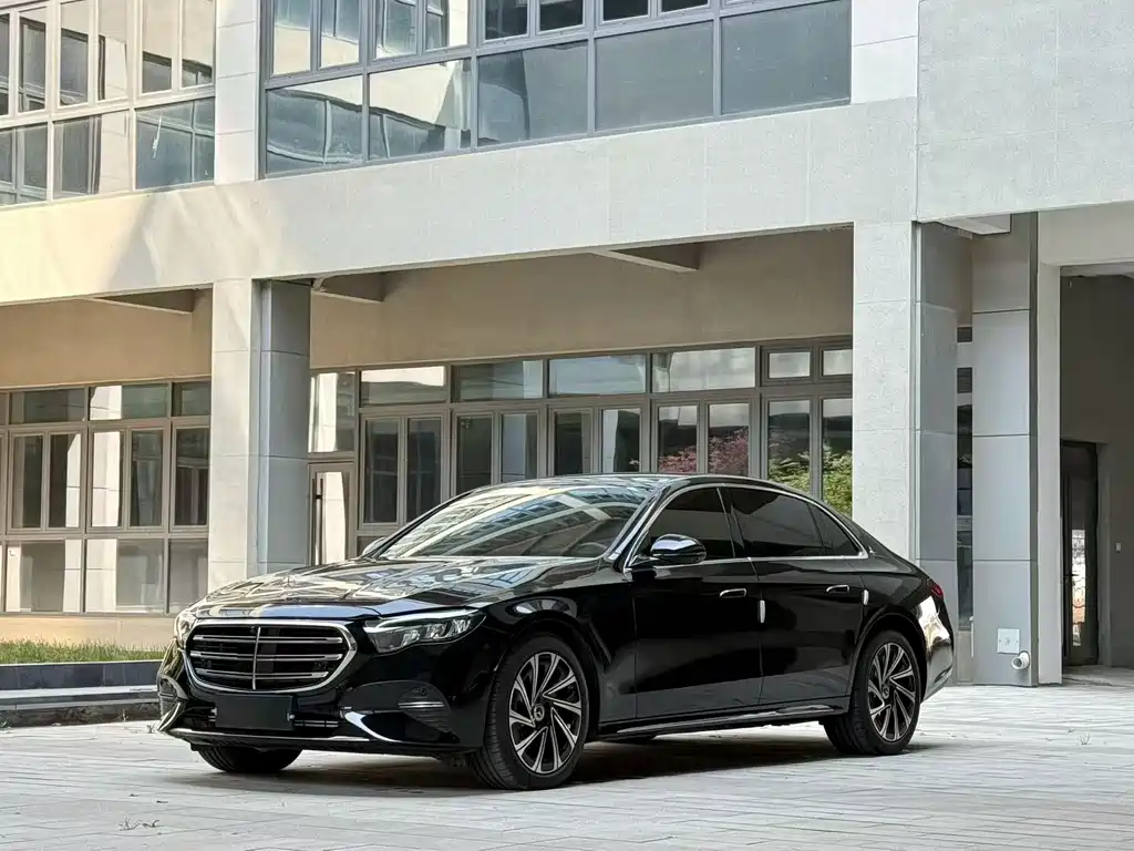 Mercedes-Benz E-Class 2024