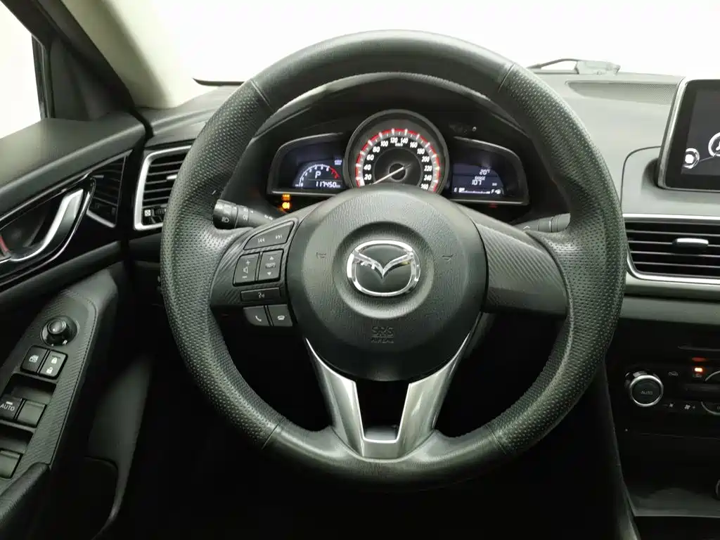 Mazda 3 Axela — миниатюра 11