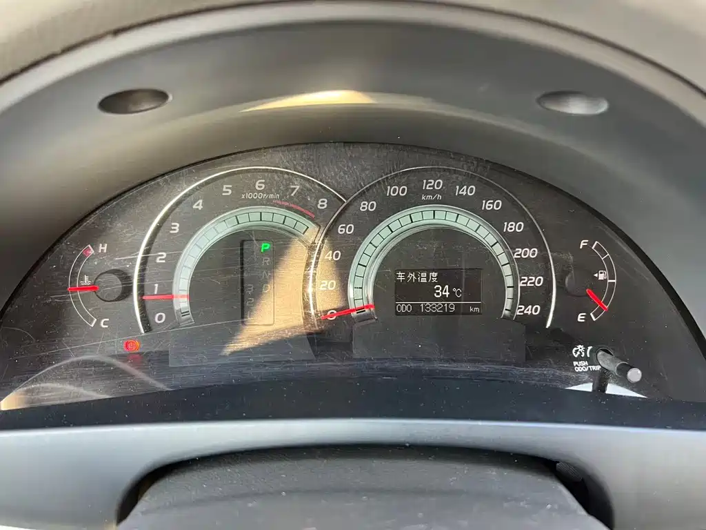 Toyota Camry — миниатюра 11