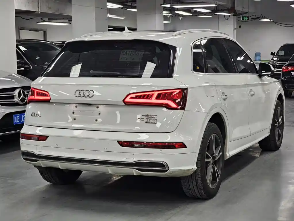 Audi Q5L 2018 40 TFSI Fashion V