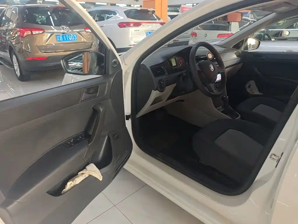 Skoda Rapid — миниатюра 16