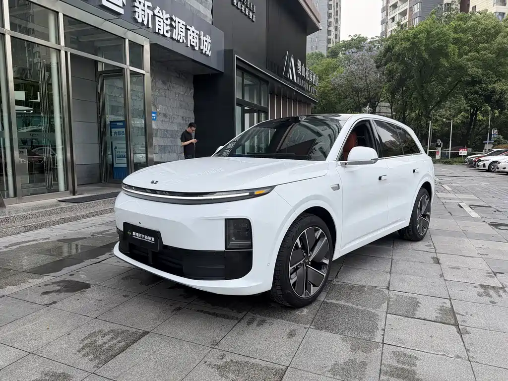Li Auto Li L6 2025