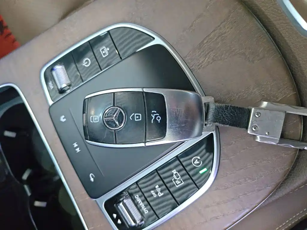 Mercedes-Benz E-Class — миниатюра 14