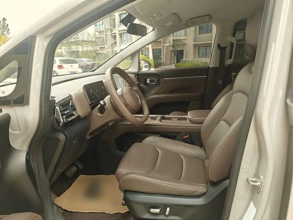 Wuling Xingguang 730 New Energy — миниатюра 15