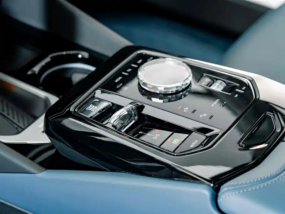 BMW 5 Series — миниатюра 17