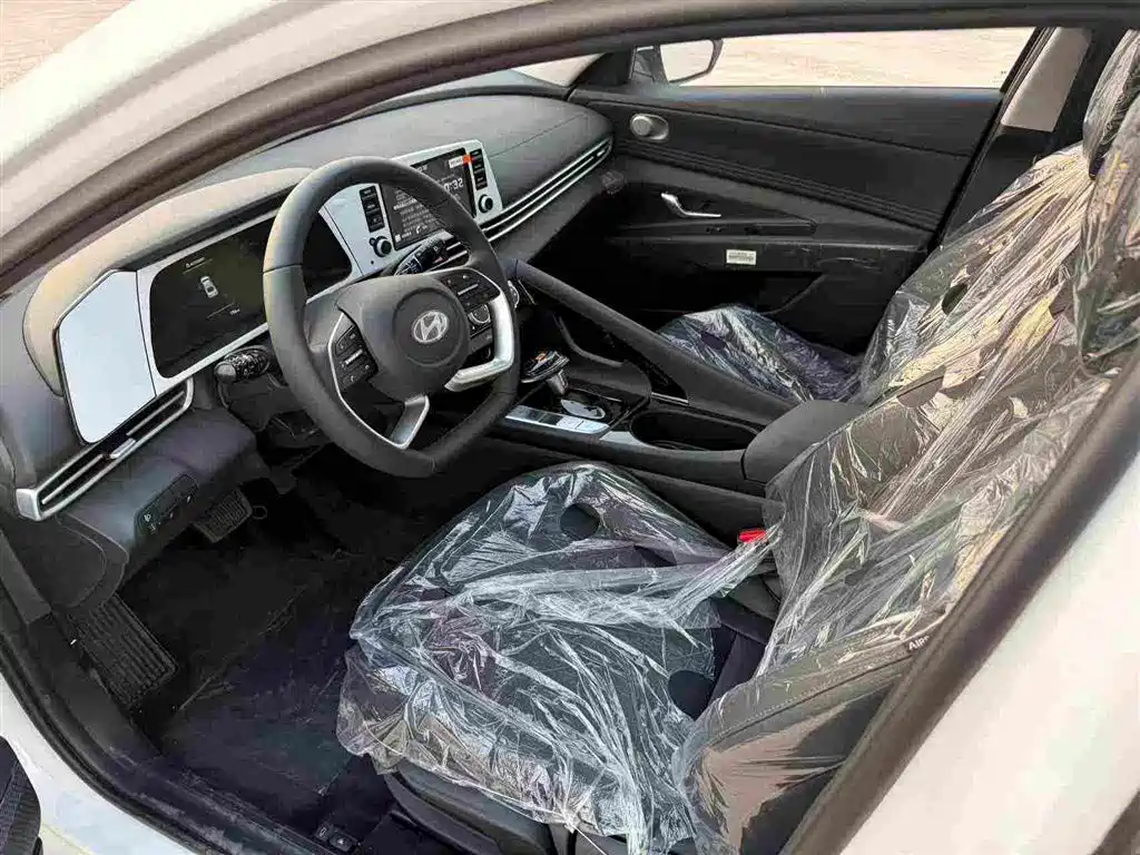 Hyundai Elantra — миниатюра 4