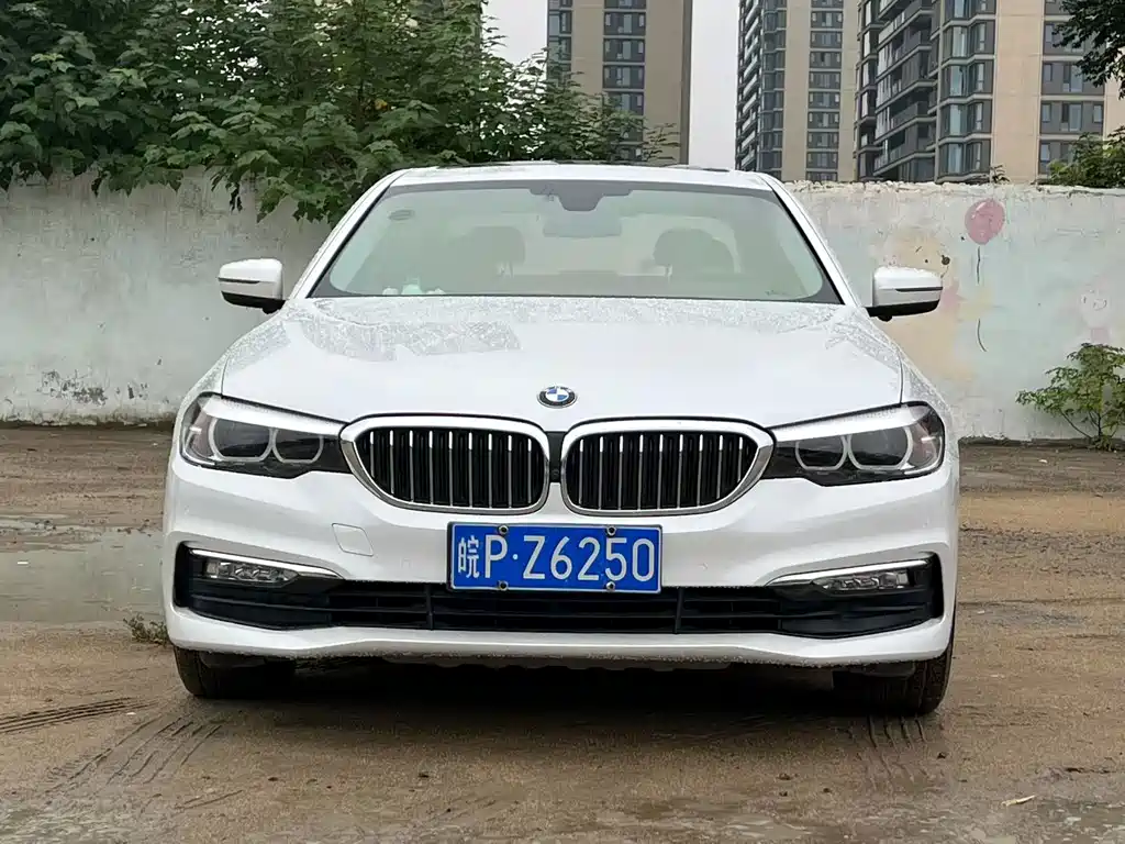 BMW 5 Series — миниатюра 2