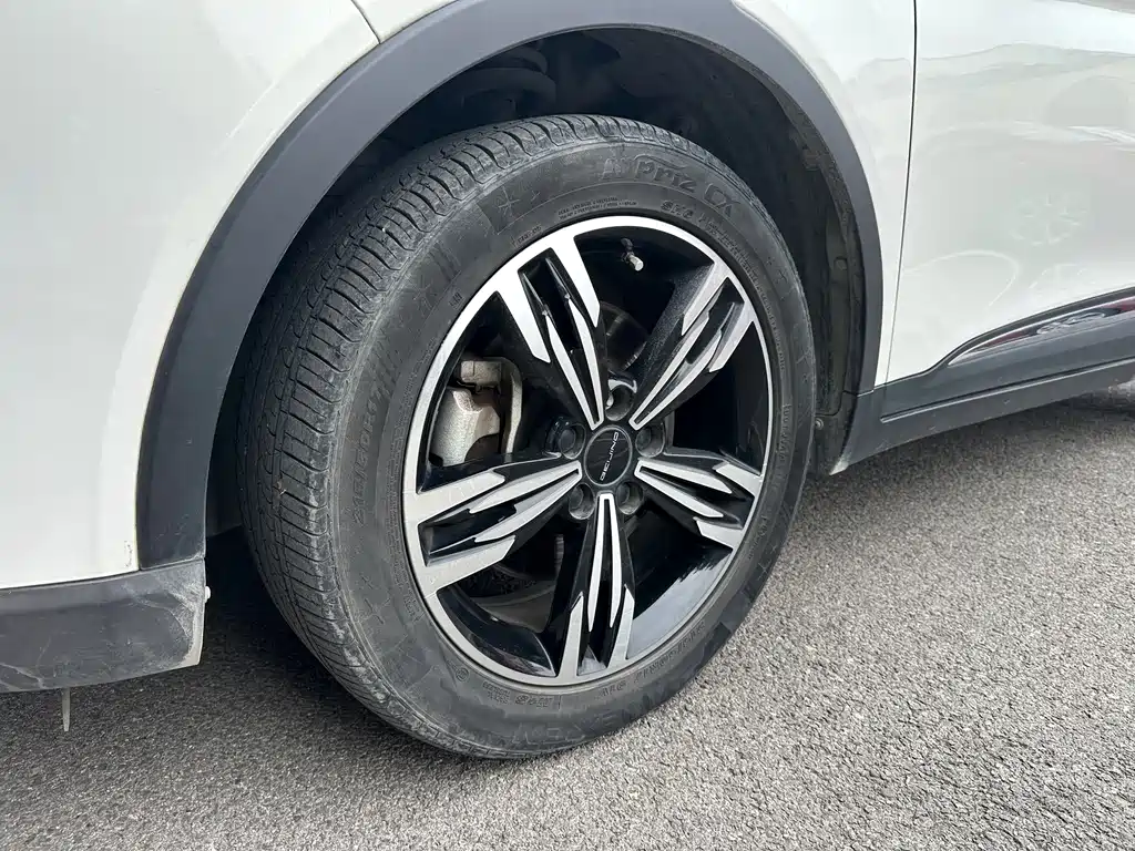BAIC EX3 — миниатюра 9