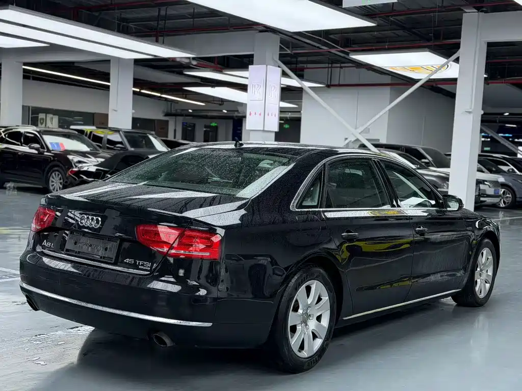 Audi A8 — миниатюра 7