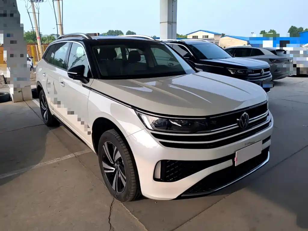 Volkswagen Tavendor 2023 380TSI R-Line