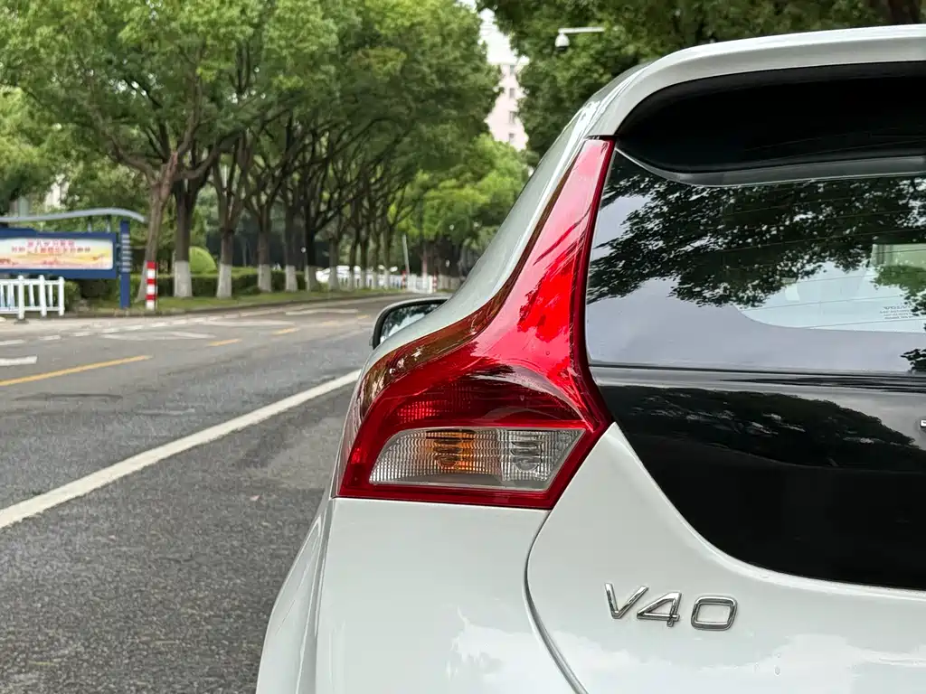 Volvo V40 2016 T4